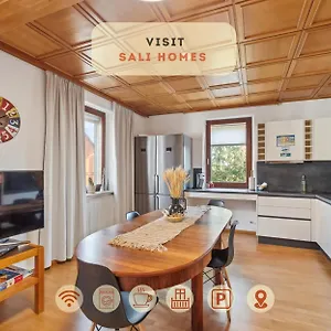 Sali Homes K39 Monte-carlo -spacious 6-bedroom With Terrace And Garden Views In Ideal For Groups Apartment